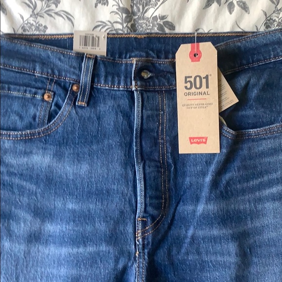 NWT Levi’s 501 Original High Rise Straight Leg 32 x 32 - Picture 6 of 7